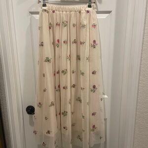 NWT Elestory Floral Embroidered sequin Cream Skirt